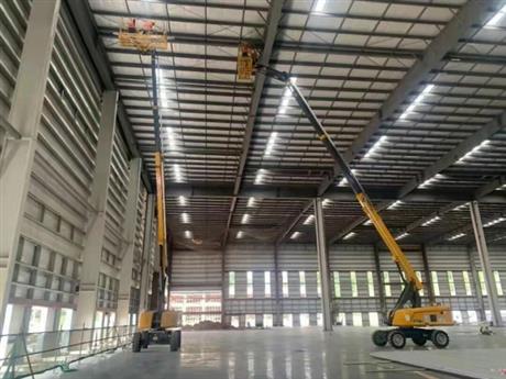 洛陽(yáng)車(chē)間升降機(jī)高空作業(yè)施工